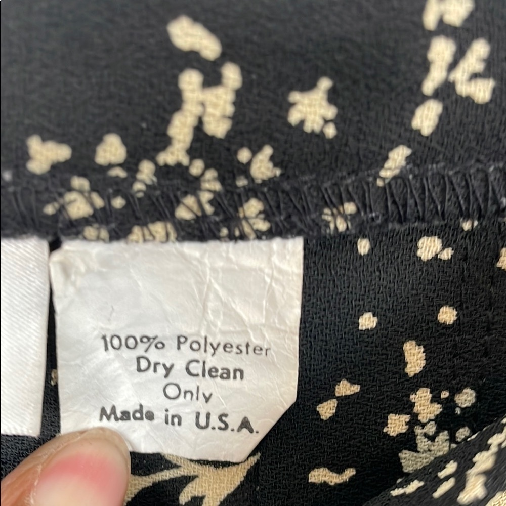 Neiman Marcus Pleated Women's 10 Elegant Black and Cream Simi Sheer Flare Skirt - Picture 8 of 9